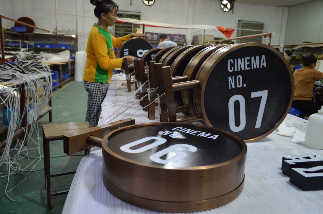 White 8500K Outdoor Double Sided Light Box Sign 2500*420*120mm