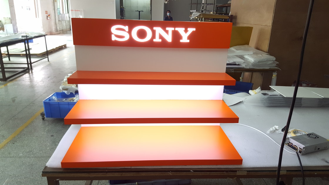 Showing Stand Retail Store Merchandise Display Aurora Signs CE Certified